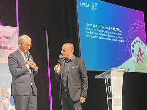 Remise des prix des Collectivités par Bernard Fialaire, sénateur du Rhône